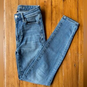 American Eagle Light Blue super Hi-Rise Jeggings Size 4
